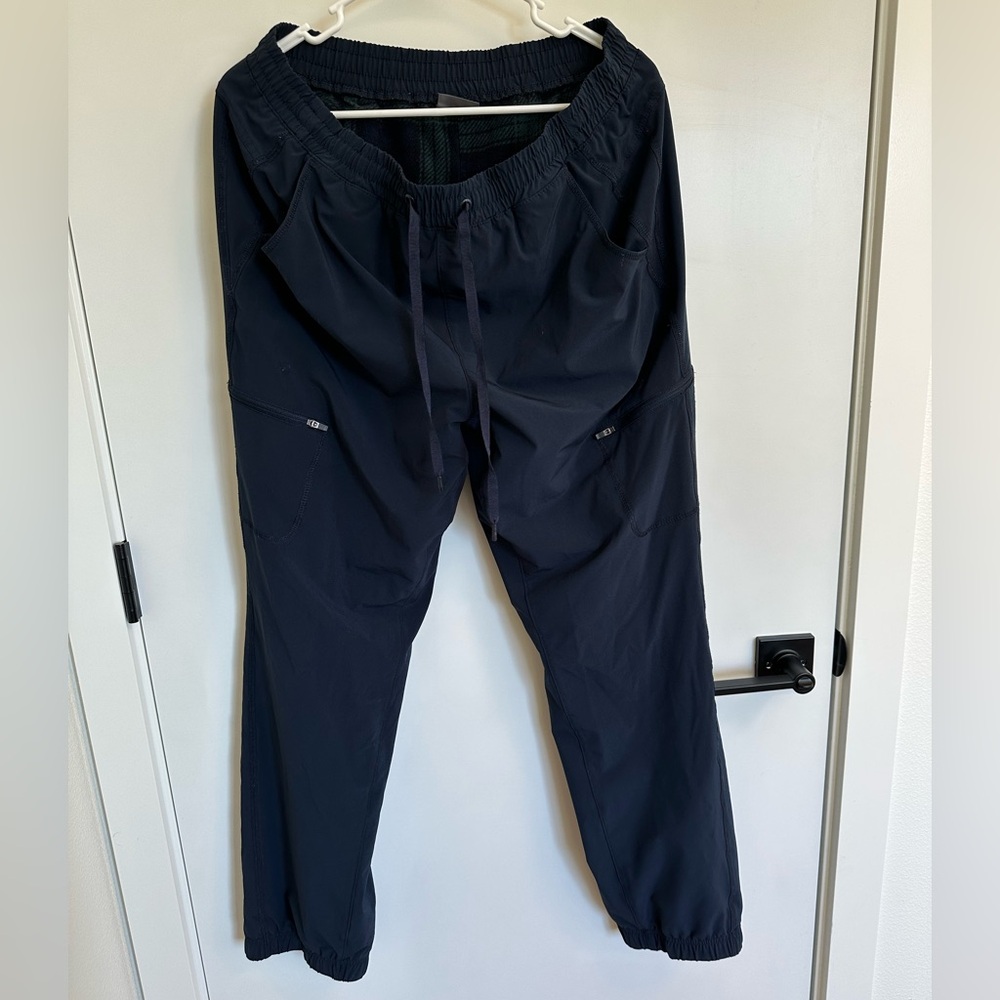 Eddie Bauer Navy Fleece Lined Jogger Pants